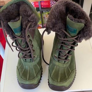 UGG Adirondack ii boots